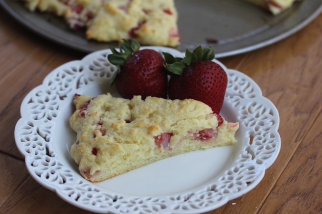 Gluten Free Strawberries and Cream Scones_